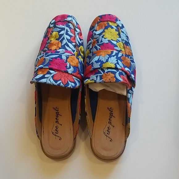 Shoes - Picture 1 of 2